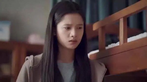 一鼎盈 张婧仪演活倔丫头！《焕羽》名场面：她把喜糖盒砸地上喊＂你们都是凶手＂